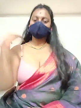 Snapshot of laxi_tamilponnu chatting on 07.30.26 laxi tamilponnu online show from 07.30.26