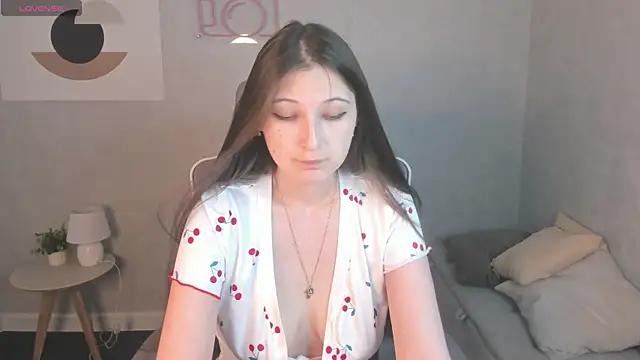 Ella Barn online show from 07.25.26