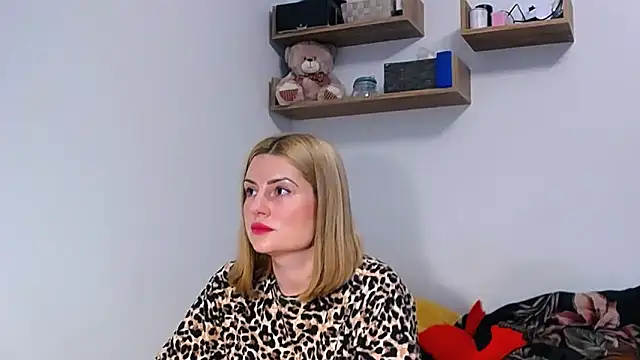 alisenties online show from 10.08.25