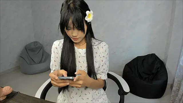 Snapshot of KarliMon chatting on 07.24.26 KarliMon online show from 07.24.26