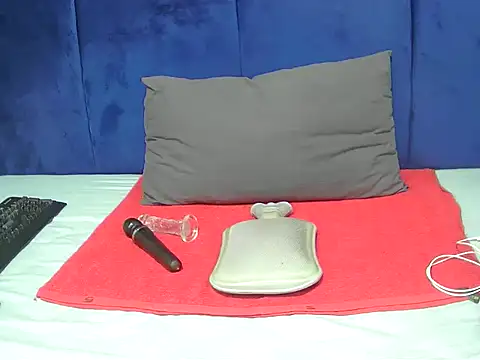Serafyynxo online show from 07.23.26