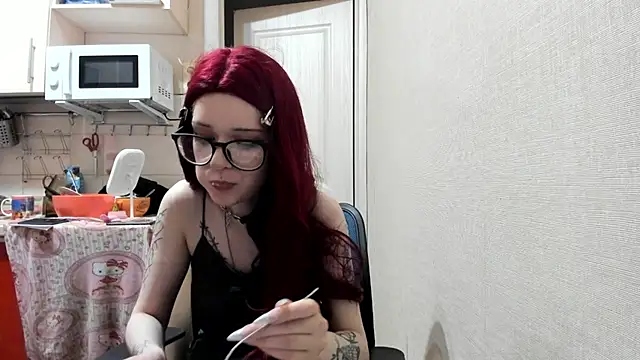 Snapshot of Honey_Mollyy chatting on 07.18.26 Honey Mollyy online show from 07.18.26