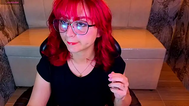 Queen Red v online show from 07.24.26