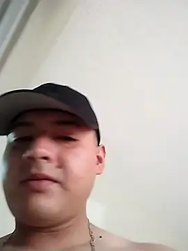 Snapshot of LaloLuxury chatting on 07.18.26 LaloLuxury online show from 07.18.26
