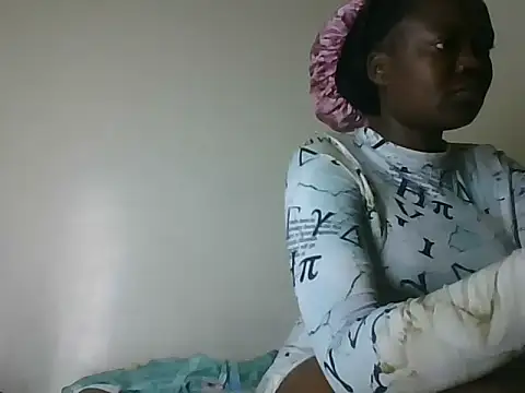 Snapshot of Prettyely chatting on 07.25.26 Prettyely online show from 07.25.26