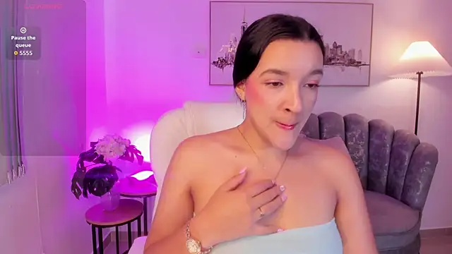 kiara wren online show from 07.24.26