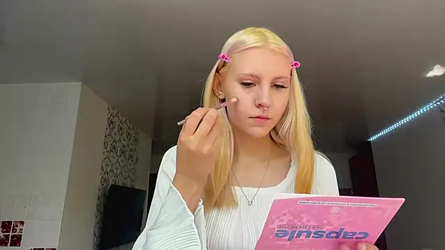 LanaLivee online show from 07.15.26