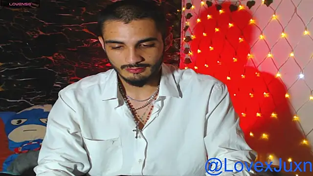 Snapshot of LovexJuxn77 chatting on 07.17.26 LovexJuxn77 online show from 07.17.26