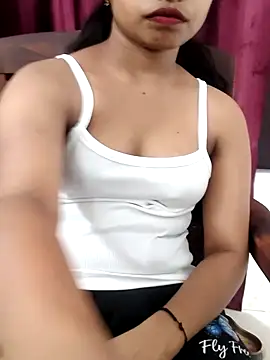 yours queen  online show from 07.20.26