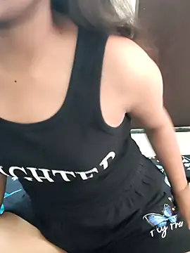 yours queen  online show from 07.27.26