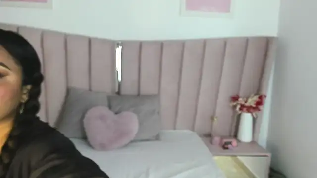 Snapshot of Missamber_hot chatting on 08.01.26 Missamber hot online show from 08.01.26