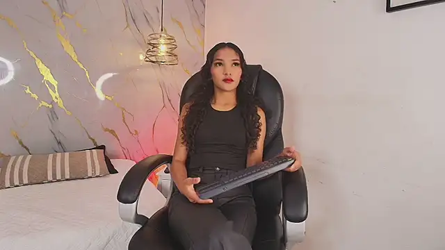 Snapshot of ScarlettRooseX chatting on 07.25.26 ScarlettRooseX online show from 07.25.26