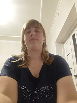 Snapshot of velvetsky323 chatting on 07.17.26 velvetsky323 online show from 07.17.26