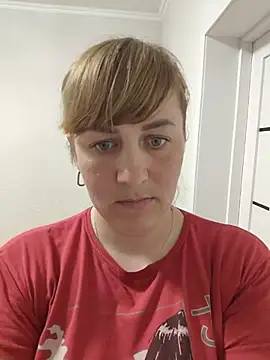 Snapshot of velvetsky323 chatting on 07.19.26 velvetsky323 online show from 07.19.26