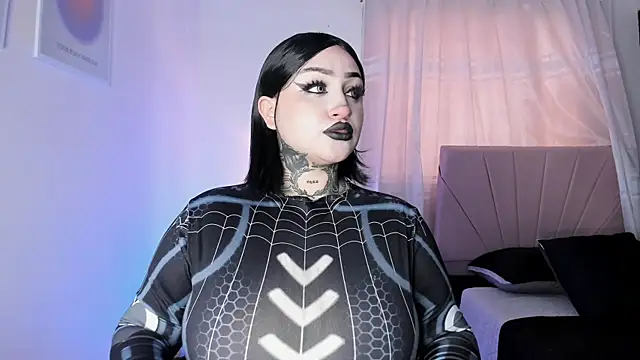 Bella--green online show from 07.18.26