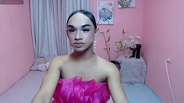 VivienneLuxe online show from 07.25.26