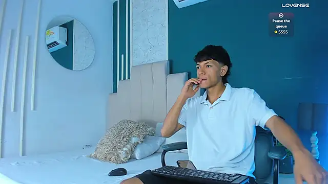 Im Kael  online show from 07.31.26