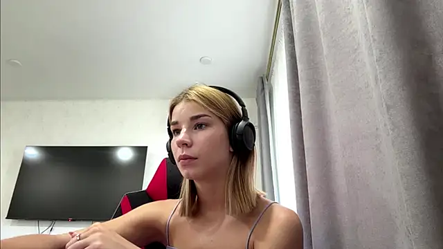 PickmeGirl online show from 07.28.26