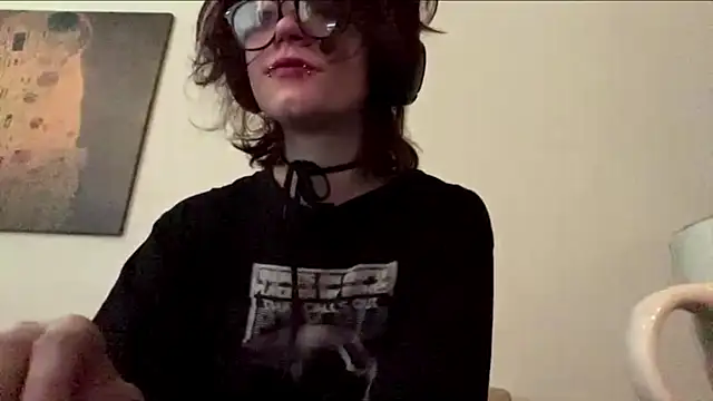 Snapshot of finna_be chatting on 07.20.26 finna be online show from 07.20.26