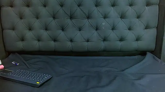 Joan Usuga online show from 07.28.26