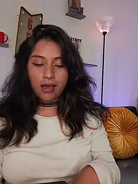 LauVerse online show from 08.04.26
