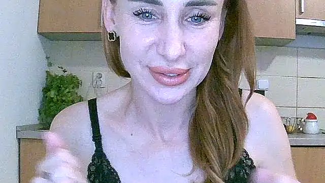 Snapshot of AimeeAlanx chatting on 07.25.26 AimeeAlanx online show from 07.25.26