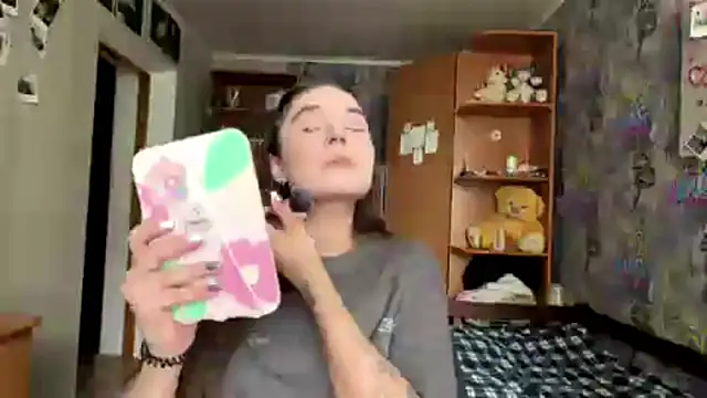KittyNoSkirty online show from 07.29.26