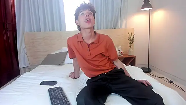 Snapshot of Eliosuff chatting on 07.30.26 Eliosuff online show from 07.30.26