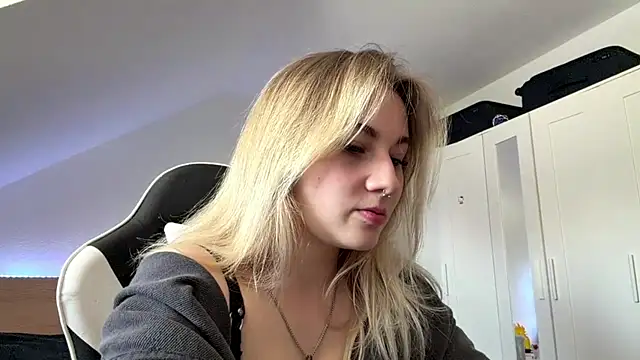 tutsiecutie online show from 07.24.26