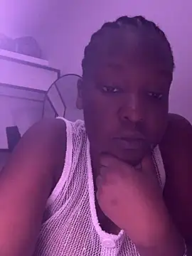 Snapshot of curvyreen chatting on 08.04.26 curvyreen online show from 08.04.26