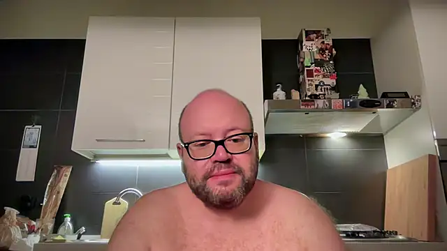 Snapshot of theitalianbear chatting on 07.15.26 theitalianbear online show from 07.15.26