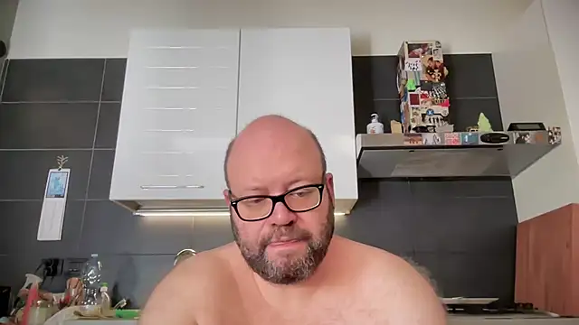 Snapshot of theitalianbear chatting on 07.17.26 theitalianbear online show from 07.17.26