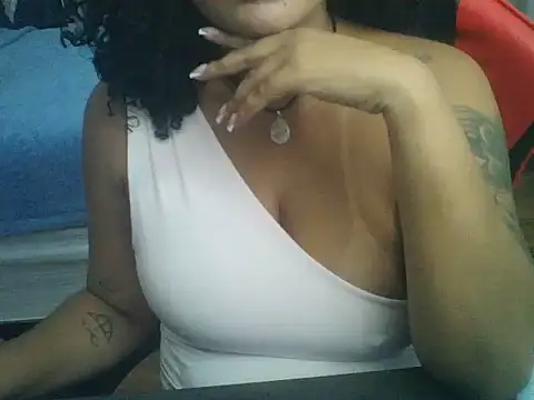 Snapshot of cute_amaz_xx chatting on 08.01.26 cute amaz xx online show from 08.01.26