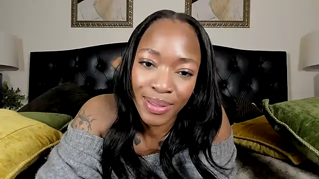 Snapshot of nicolesolace chatting on 02.16.25 nicolesolace online show from 02.16.25