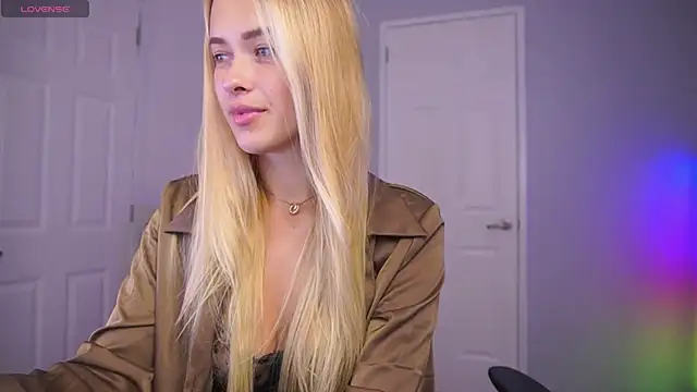 DanikaDillan online show from 01.14.25