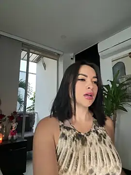 Snapshot of HannaBeckett chatting on 02.13.26 HannaBeckett online show from 02.13.26