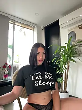 Snapshot of HannaBeckett chatting on 02.14.26 HannaBeckett online show from 02.14.26