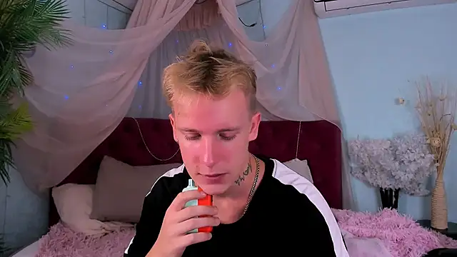  AlexHot  online show from 08.08.26