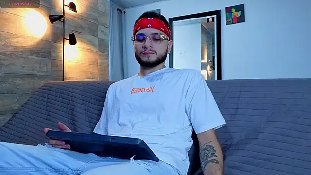 AngeloSaavage online show from 08.06.26