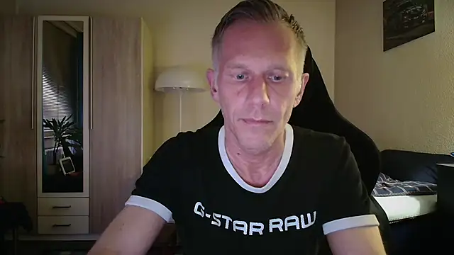 Snapshot of slaveboy2016@xh chatting on 06.07.26 slaveboy2016xh online show from 06.07.26