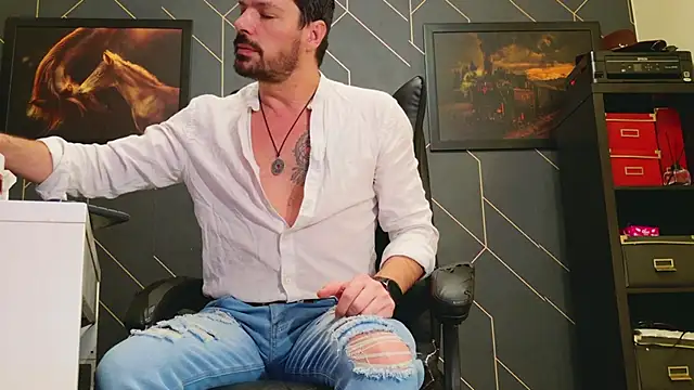 Snapshot of ChrisKox chatting on 01.25.25 ChrisKox online show from 01.25.25