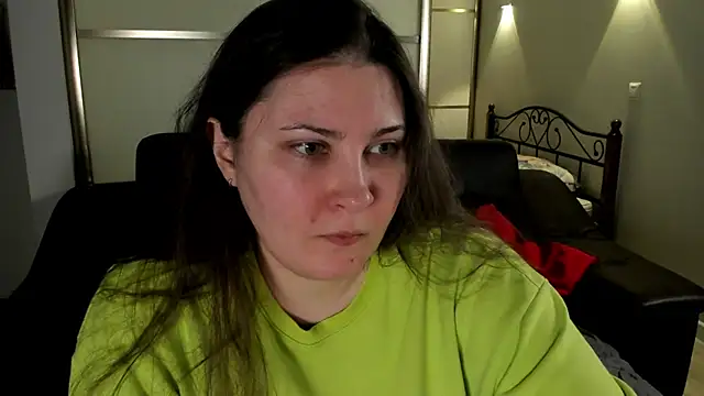 Snapshot of MarySwon chatting on 02.24.25 MarySwon online show from 02.24.25