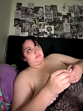 Snapshot of aliceayres797 chatting on 10.30.25 aliceayres797 online show from 10.30.25