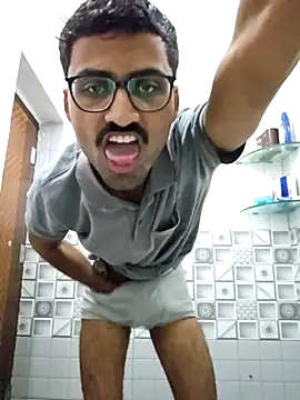 Snapshot of krishna8035 chatting on 11.05.25 krishna8035 online show from 11.05.25