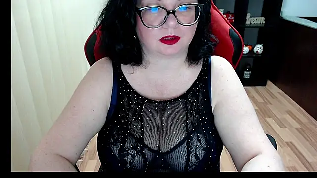 MissTroublle online show from 02.03.26