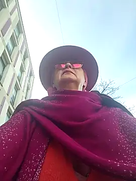 MucMilf59 online show from 11.13.25