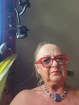 Snapshot of MucMilf59 chatting on 07.19.26 MucMilf59 online show from 07.19.26