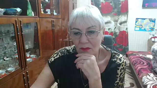 Snapshot of JenaCheim chatting on 10.20.25 JenaCheim online show from 10.20.25