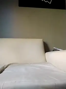 Snapshot of E_f chatting on 10.16.25 E f online show from 10.16.25