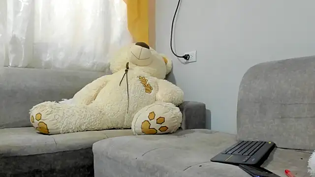 Snapshot of SandraGoldstein chatting on 12.15.24 SandraGoldstein online show from 12.15.24